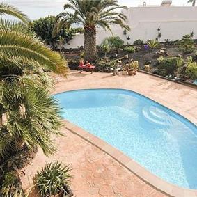 3 Bedroom Villa with Pool in Macher, Sleeps 6